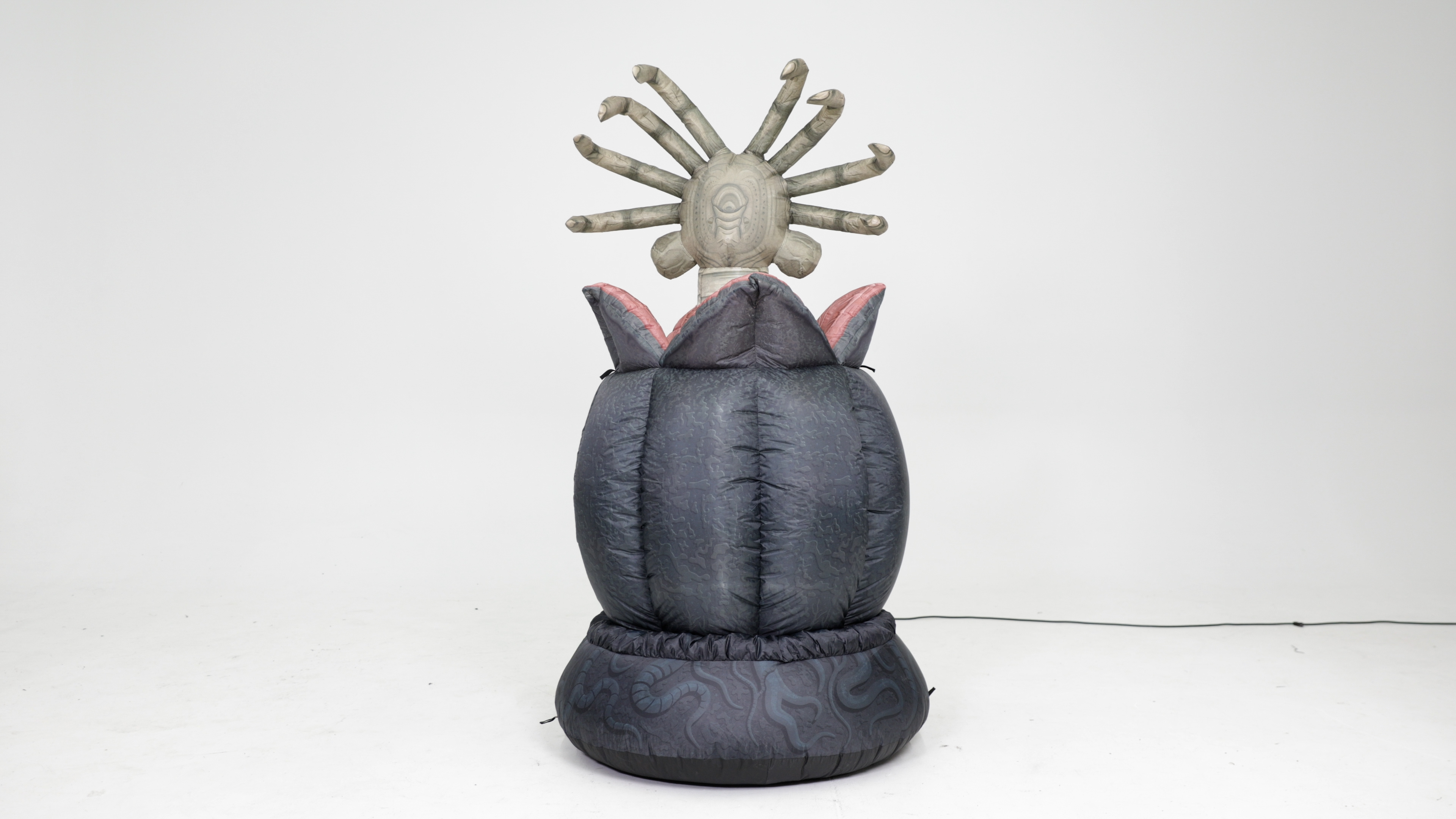 FUN98260-6ft Inflatable Alien Face Hugger Pop-Up Decoration_1